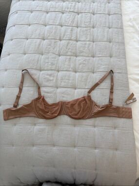 SKIMS no show unlined balconette bra